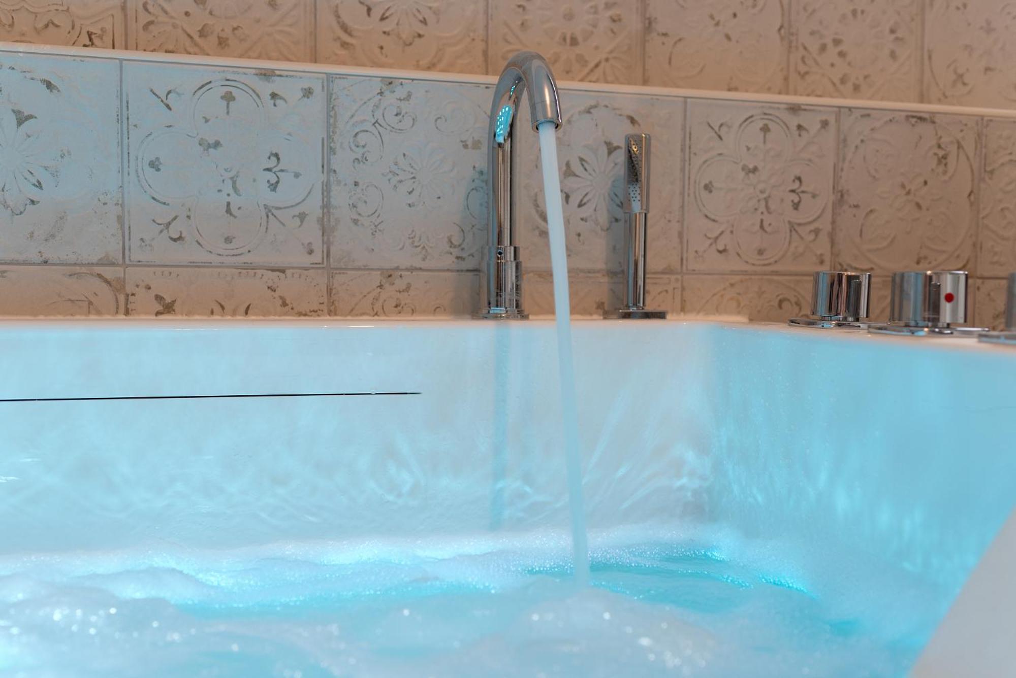 Premium Jacuzzi Terrasse Climatisation